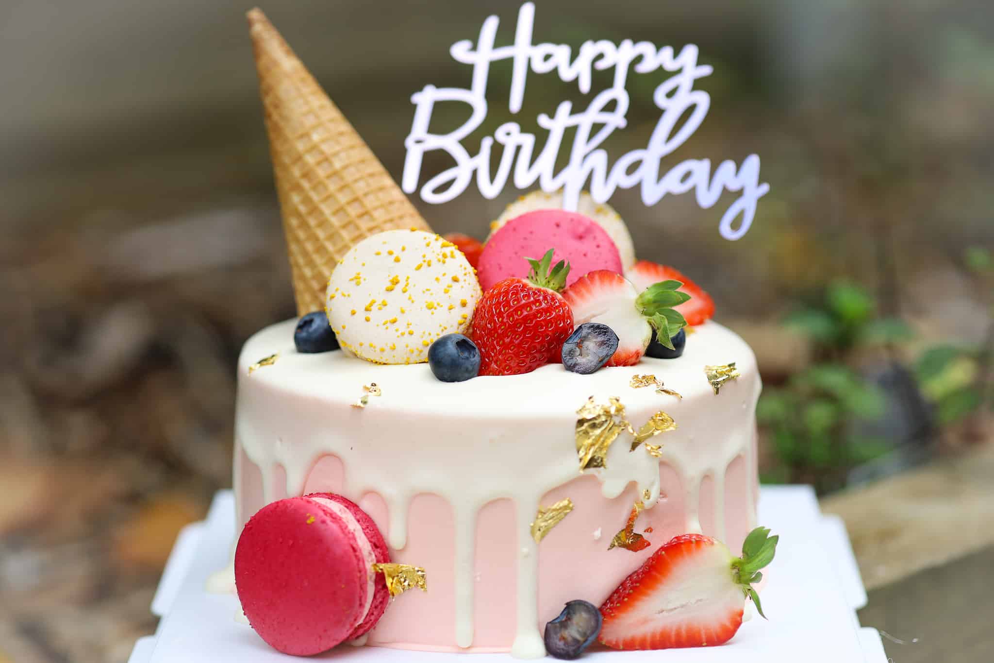 Roland's Swiss Pastry & Bakery bakery production